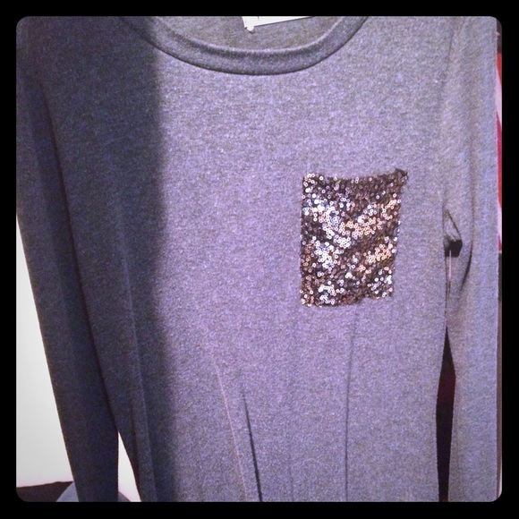 Long sleeve Shirt with gold glitter pocket - Picture 1 of 1