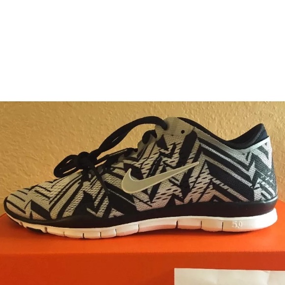 Nike Free 5.0 Print Running Shoes WOMENS Size 8 - Picture 2 of 4