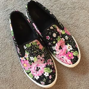 Flower slip-on shoes