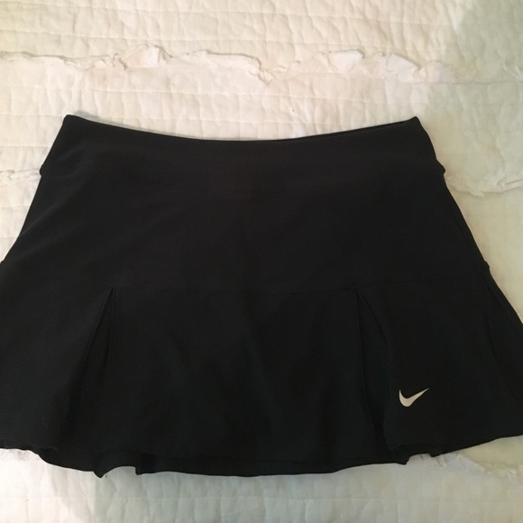 Black Nike tennis skirt