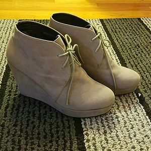 Suede wedges size 10