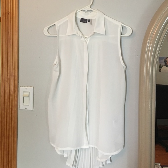 White button down blouse with pleating in the back