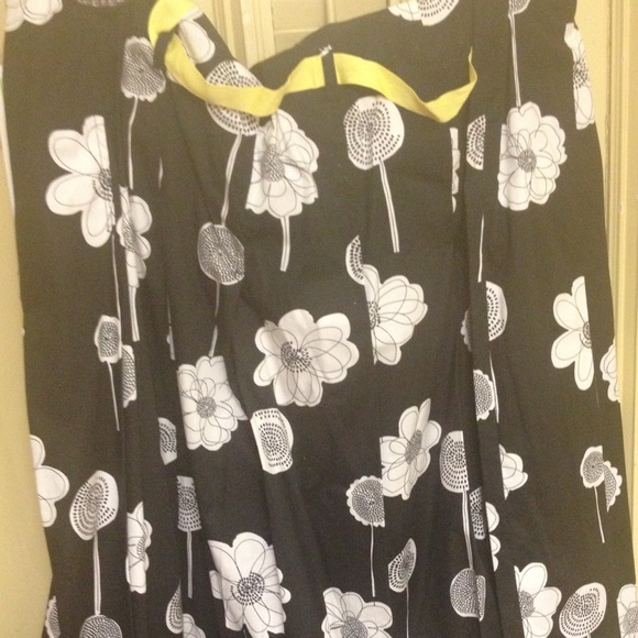 Spring pleated skirt. - Picture 4 of 4