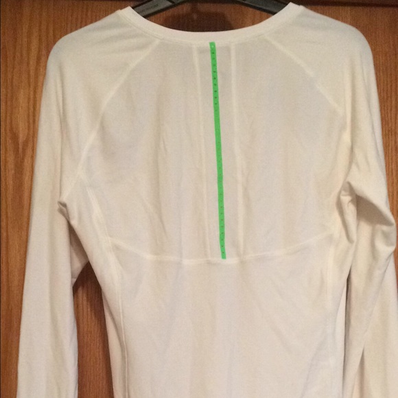 SOLDⓂ️Lululemon long sleeve T - Picture 3 of 4