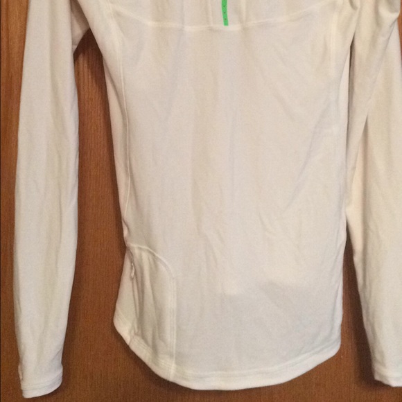 SOLDⓂ️Lululemon long sleeve T - Picture 4 of 4