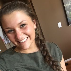 Meet your Posher, Hannah