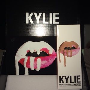 Kylie Matte Liquid Lip Kit in Exposed