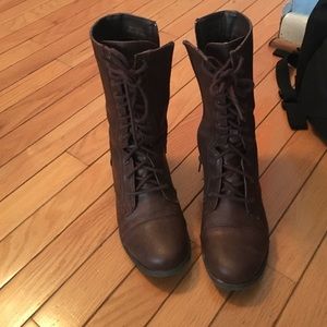 Combat boots