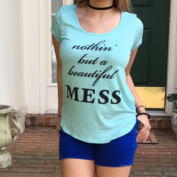 "Nothing but a beautiful mess" Graphic Tee - Picture 2 of 3