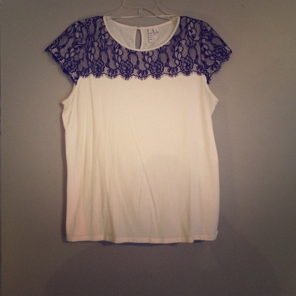 Elle XL cream with black lace shirt. Worn once