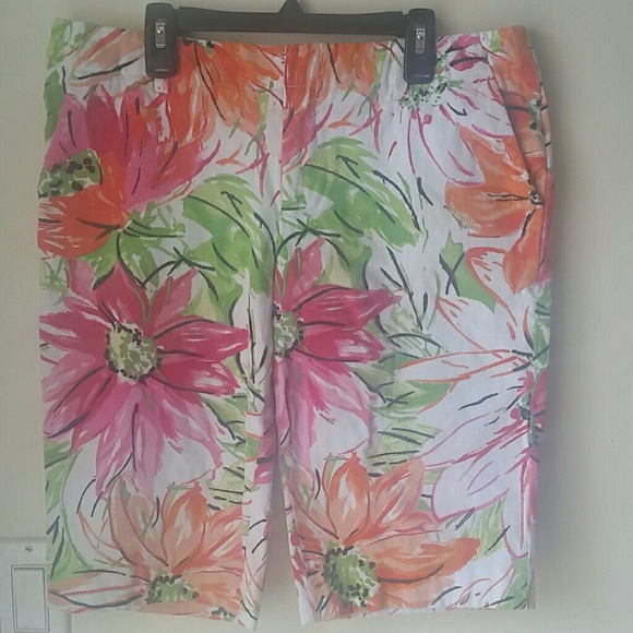 Colorful floral capri shorts - Picture 1 of 2