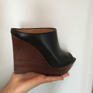 Steve Madden 7.5 black mule wedges