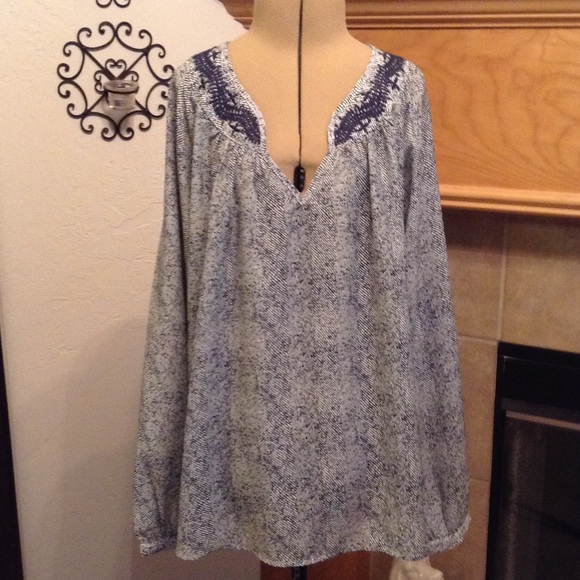 Skies are blue Tops - BRENDA BLOUSE-SKIES ARE BLUE-SIZE MEDIUM
