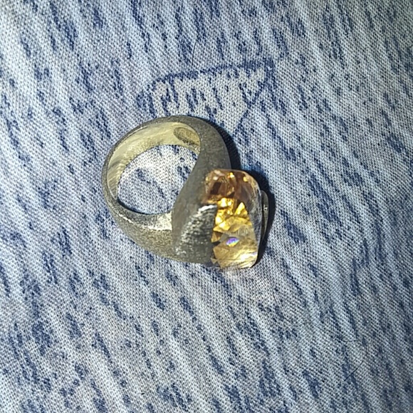 Ring - Picture 2 of 4