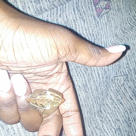 Ring - Picture 3 of 4