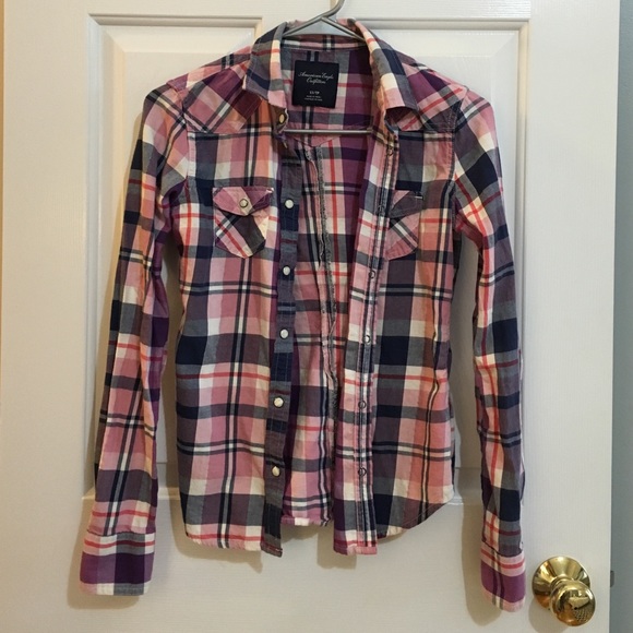 Cute navy, pink and white plaid AE button up shirt
