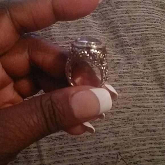 Ring - Picture 3 of 4