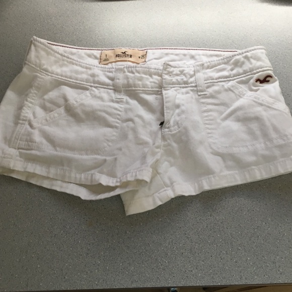 White Hollister shorts