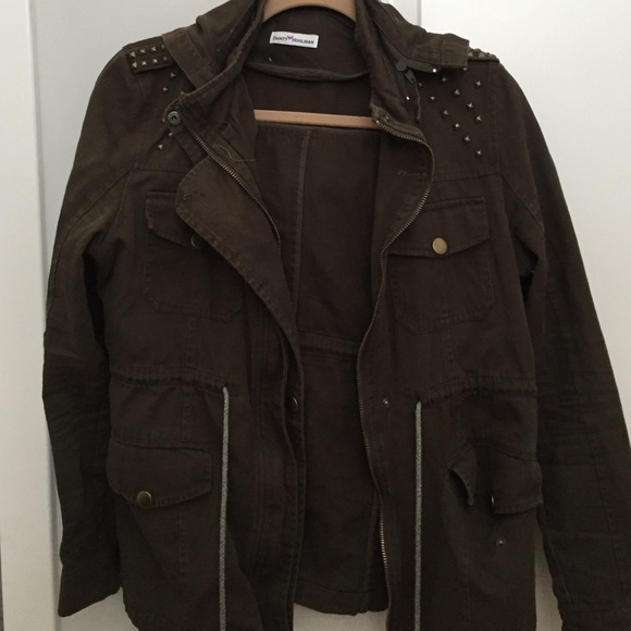 Army green zipper jacket
