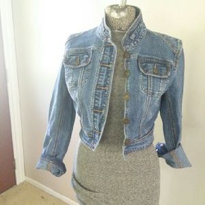 Cropped denim jacket