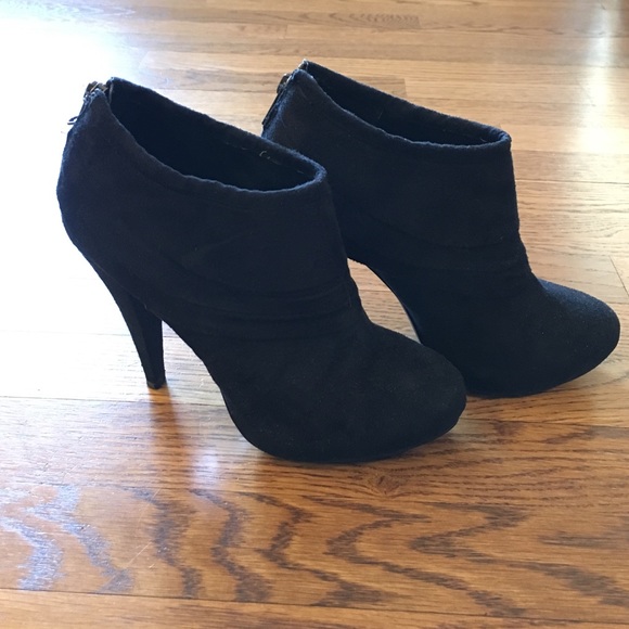 Also Black Suede Booties with Back Zip Size 7 (37)