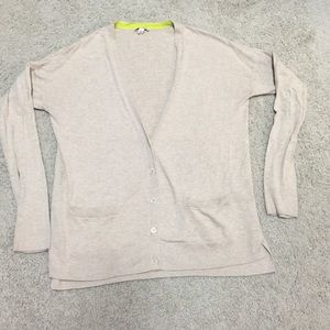 Gap boyfriend button cardigan with pockets. Size S