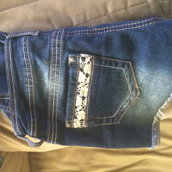 Overall - Picture 2 of 4