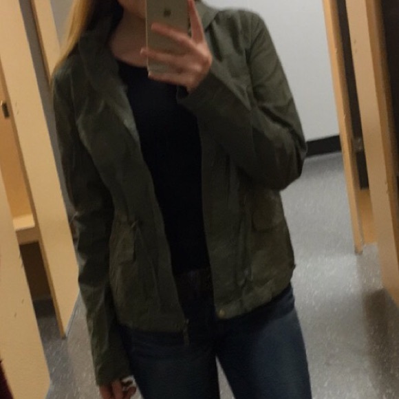 green jacket - Picture 3 of 3