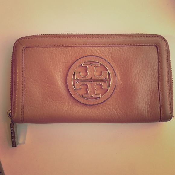 Tory Burch Amanda Continental Zip Wallet