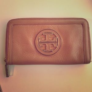 Tory Burch Amanda Continental Zip Wallet