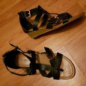 Express sandals