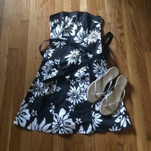 🎀CLEAROUT Black & white sleeveless dress with bow