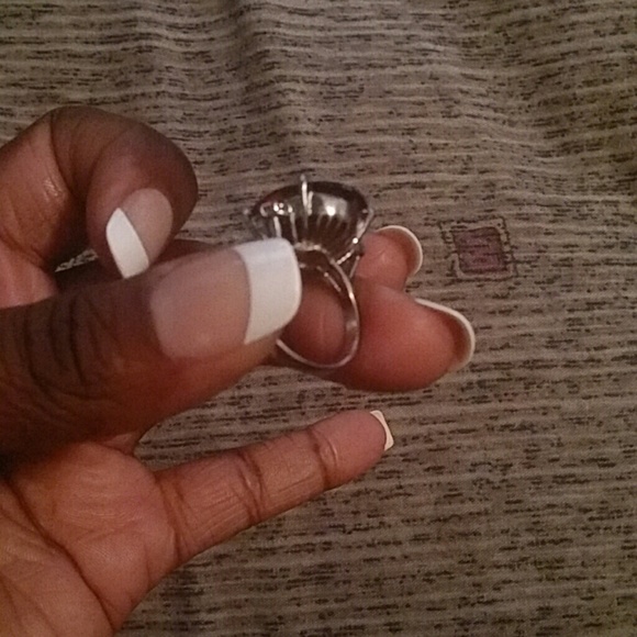 Ring - Picture 3 of 4
