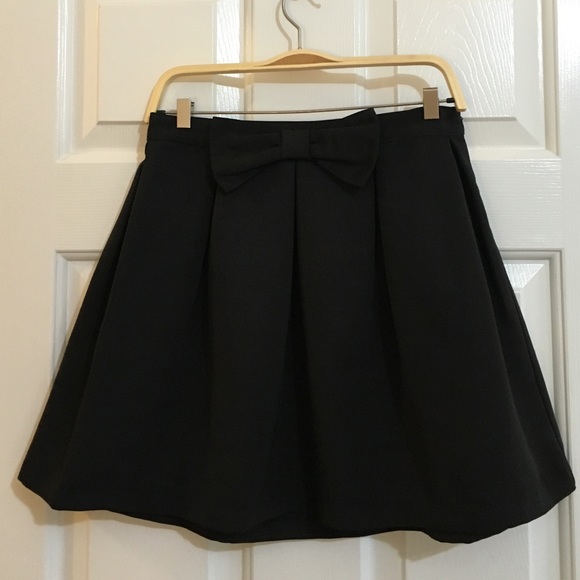 Cute black Pleated skirt with a bow at the waist🎀