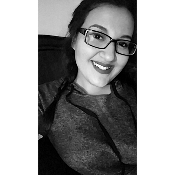Meet your Posher, Daniela - Picture 1 of 1