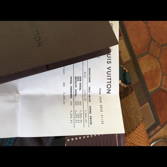 💯% Authentic Louis Vuitton XL Mahina - Picture 3 of 8
