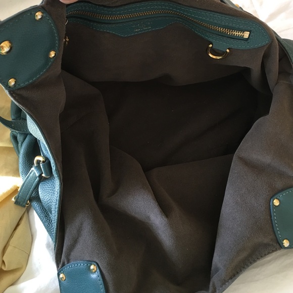 💯% Authentic Louis Vuitton XL Mahina - Picture 4 of 8