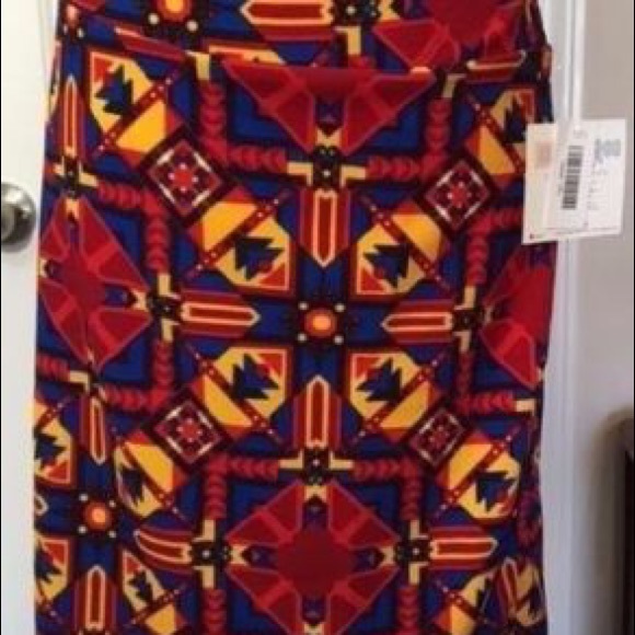 Lularoe Cassie Pencil Skirt Aztec Tribal Tiki Red - Picture 2 of 3