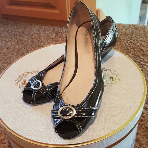 Aldo Peeptoe patent leather mini heeled flats