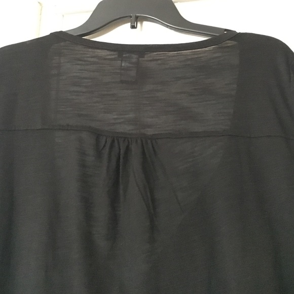 Sheer Oversized Top with Floral Lace Design - Picture 3 of 3