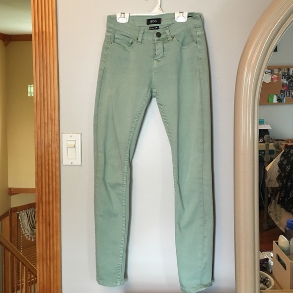 BDG jeans mid rise twig ankle in mint 26W 29L