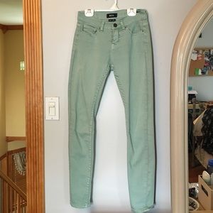 BDG jeans mid rise twig ankle in mint 26W 29L