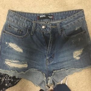 URBAN OUTFITTERS jean shorts