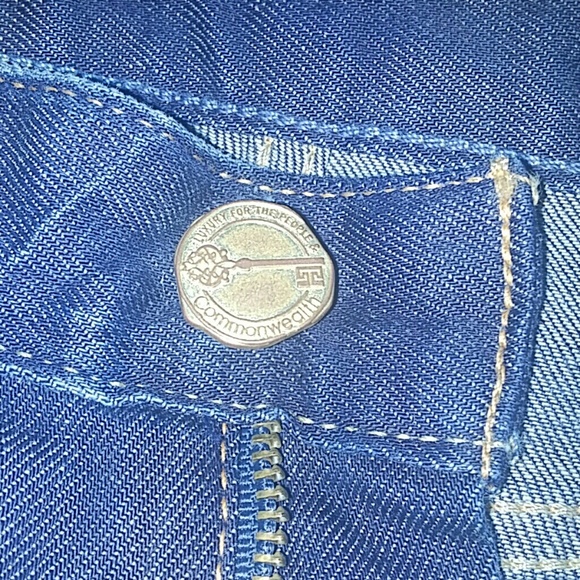 Jeans - Picture 2 of 4