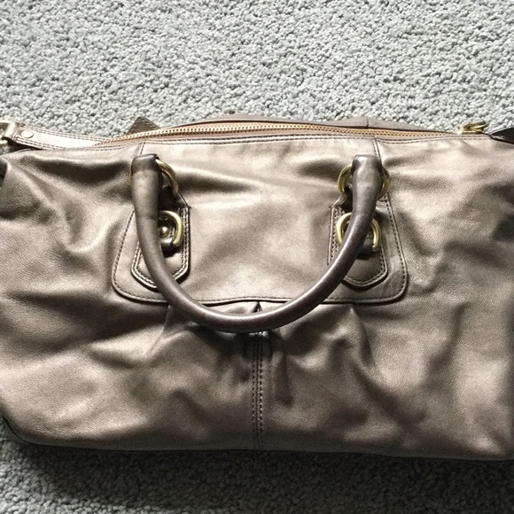 Coach hand bag with shoulder strap - Picture 2 of 3