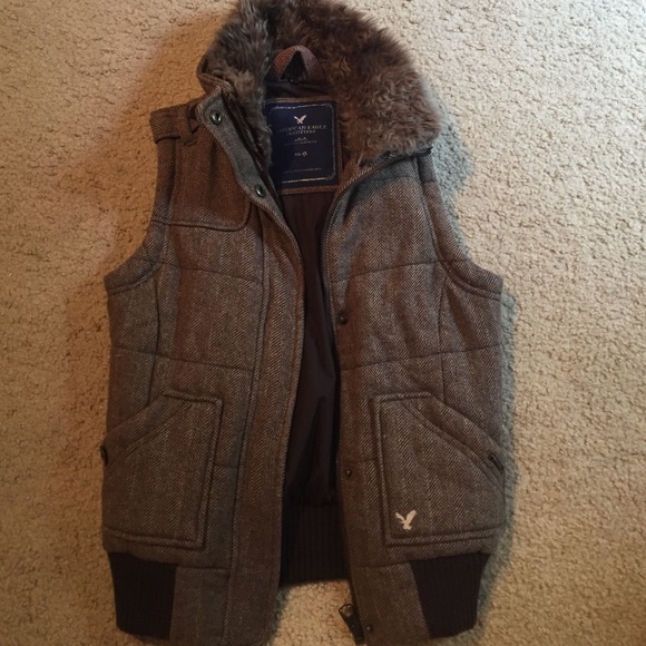 AE faux fur vest!