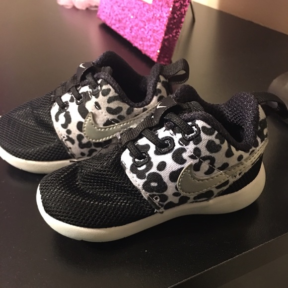Nike tennis shoes