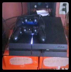Sony PlayStation 4