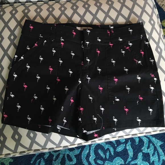 Black flamingo print shorts
