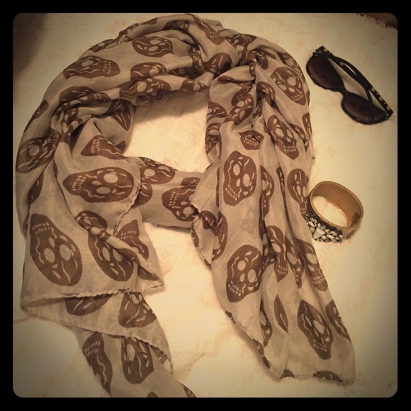 Super chic Skull scarf/shawl used it as a wrap.